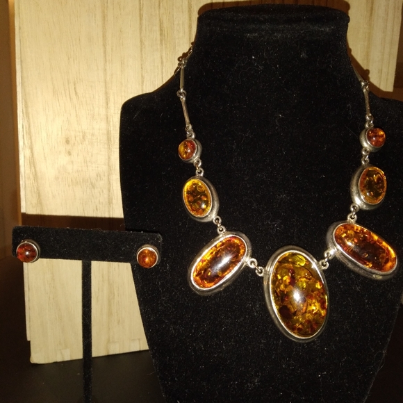 unbranded Jewelry - Vintage Amber Acrylic Simulated Cabochon Statement Necklace & Post Earrings